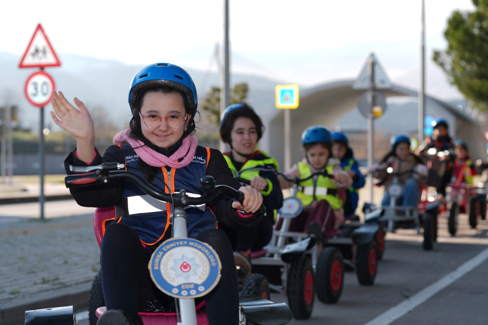 Çocuklar için Trafik Bilinci: Güvenli Adımlar