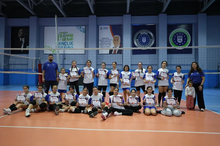 Çocuklar Kış Spor Okulları’nda Sertifika Heyecanı!