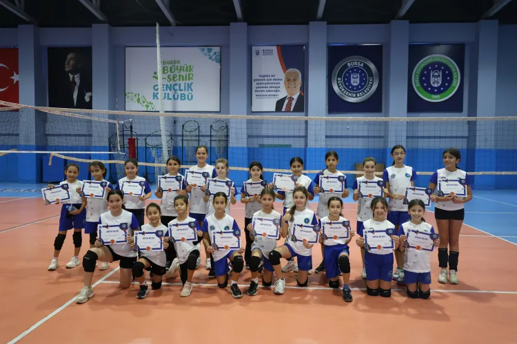 Çocuklar Kış Spor Okulları’nda Sertifikalarını Aldı