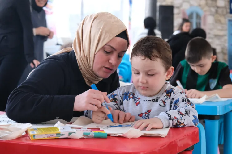 Çocuklar Ramazan Şenliklerinde Eğleniyor