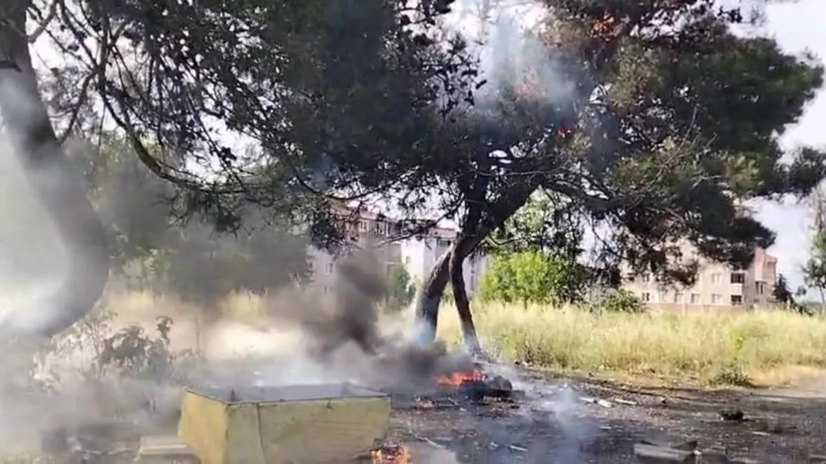 Çorlu’da Atık Eşya Yangını Ağaçları Tehdit Etti