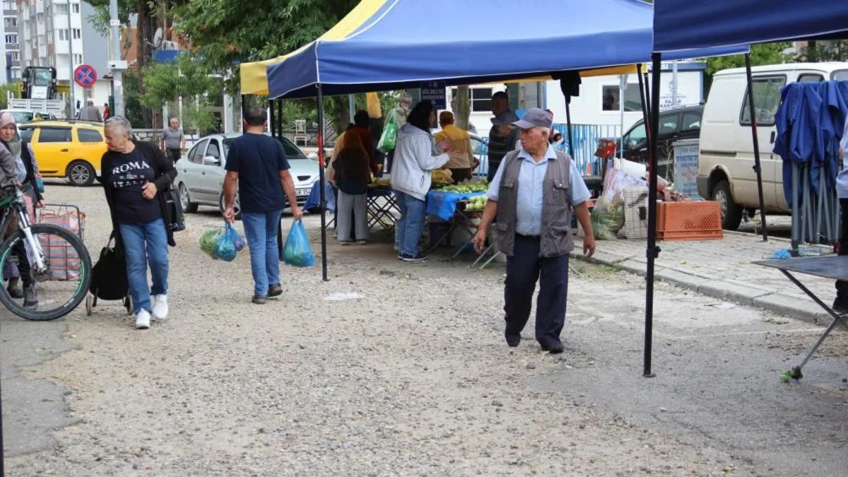 Çorum’da Şiddetli Yağış Pazara Engel Oldu!