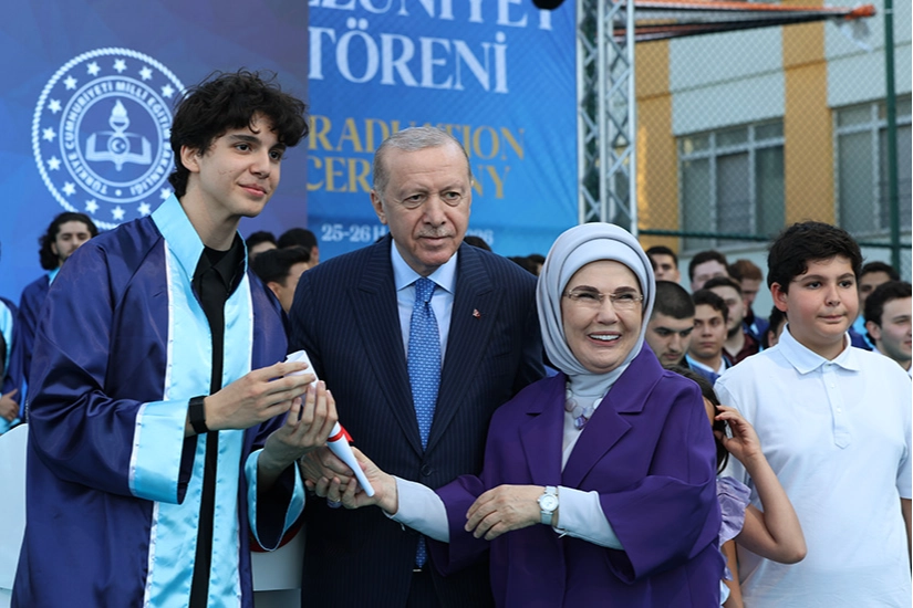 Cumhurbaşkanı Erdoğan, Torununa Diploma Verdi!