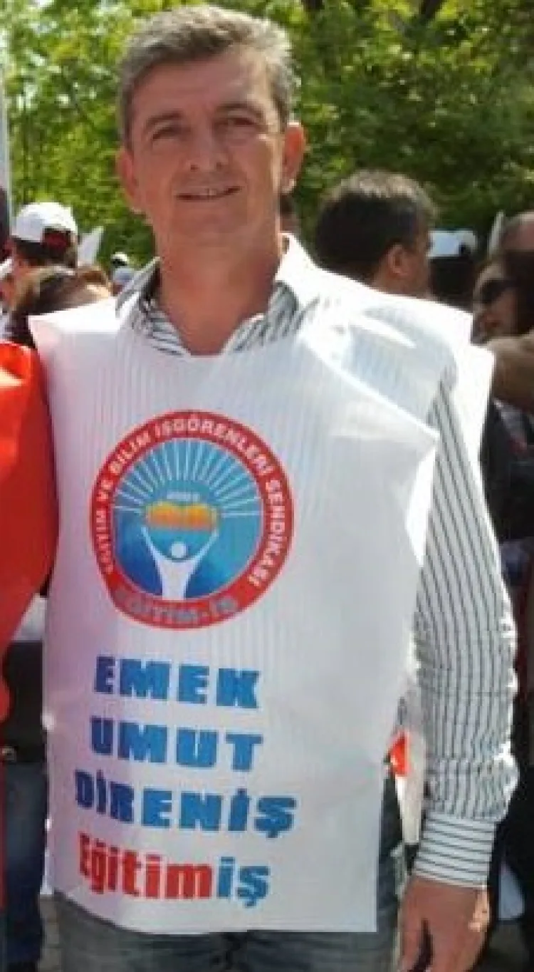 Cumhurbaşkanı Posteri Talimatına Eğitim-İş Tepkisi