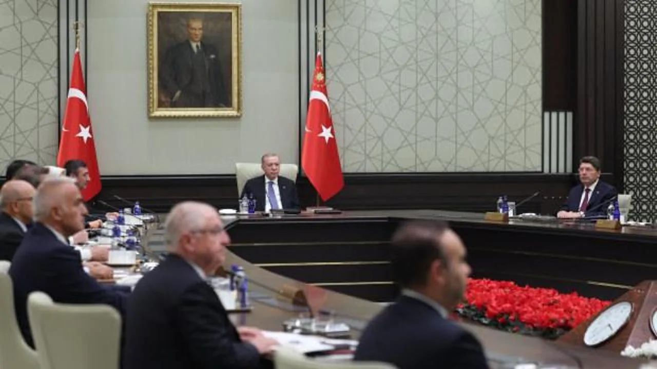 Cumhurbaşkanlığı Kabinesi Kritik Gündemle Toplanıyor