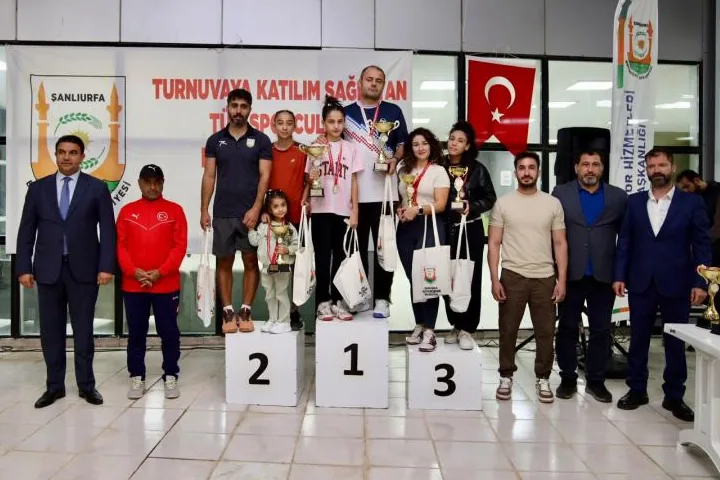 Cumhuriyet Bayramı Tenis Turnuvası Şanlıurfa'da Gerçekleşti