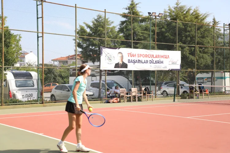 Cumhuriyet Coşkusu Tenisle Kutlandı!