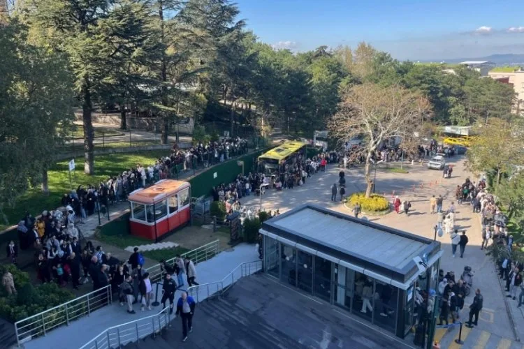 Cumhuriyet Coşkusuyla Teleferik Kuyruğu Uzadı!