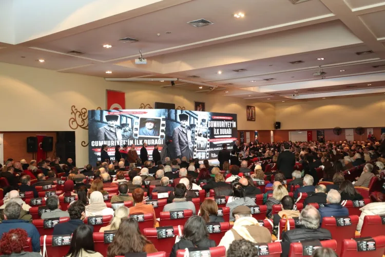 Cumhuriyetin İlk Durağı İzmit Belgeseli Gala