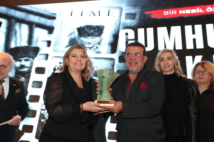 Cumhuriyetin İlk Durağı İzmit Belgeseli Gala