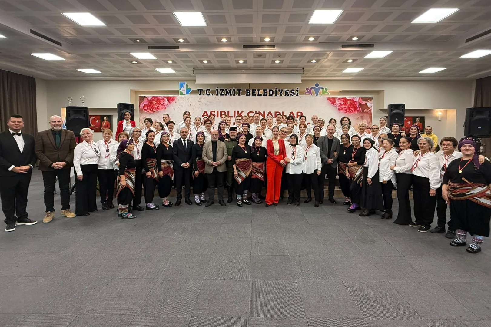 Cumhuriyet Kadınları Ritmiyle İzmit’te Sanat Dolu Gece