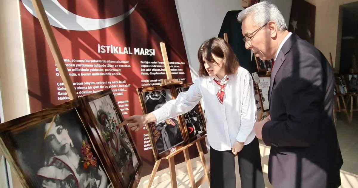 Cumhuriyet Kadınları Sergisi Büyük İlgi Gördü!