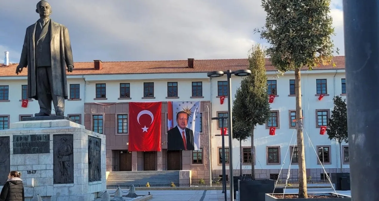 Cumhuriyet Yürüyüşü’nde Atatürk’e İhlal Tepkisi!