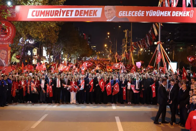 Cumhuriyet Yürüyüşü’nde Bursa Coşkuyla Bir Arada!