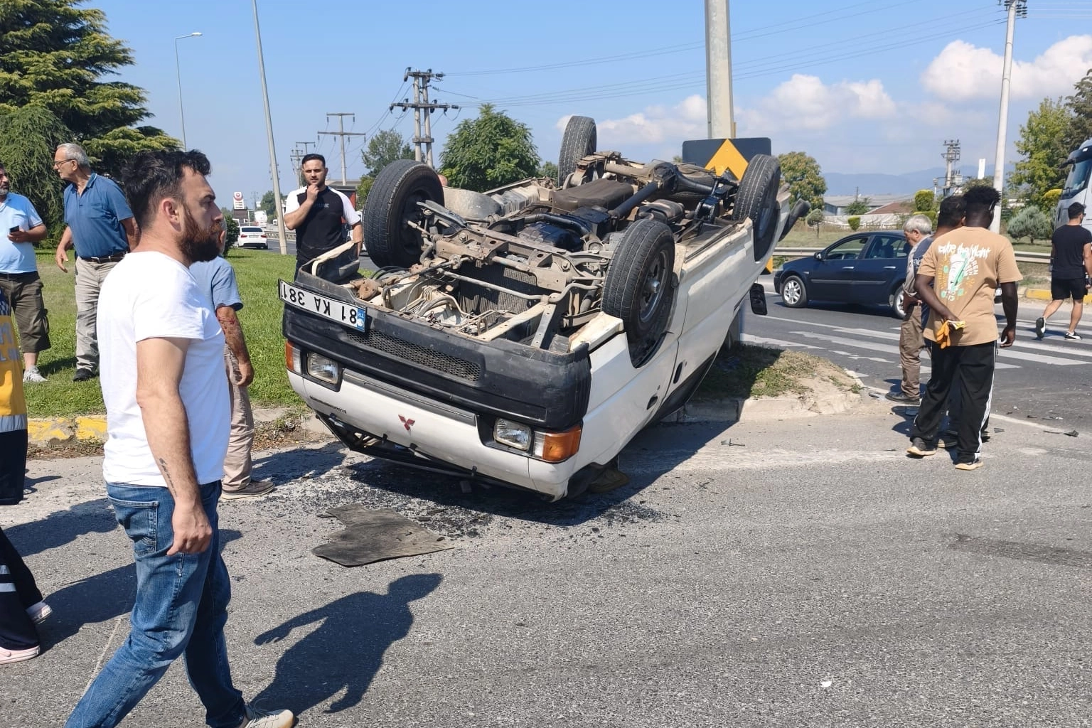 D-100’de Kaza: 2 Yaralı, Olay Yeri Karıştı!