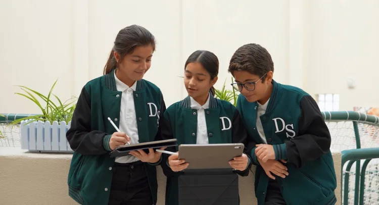 Darüşşafaka Öğrencileri