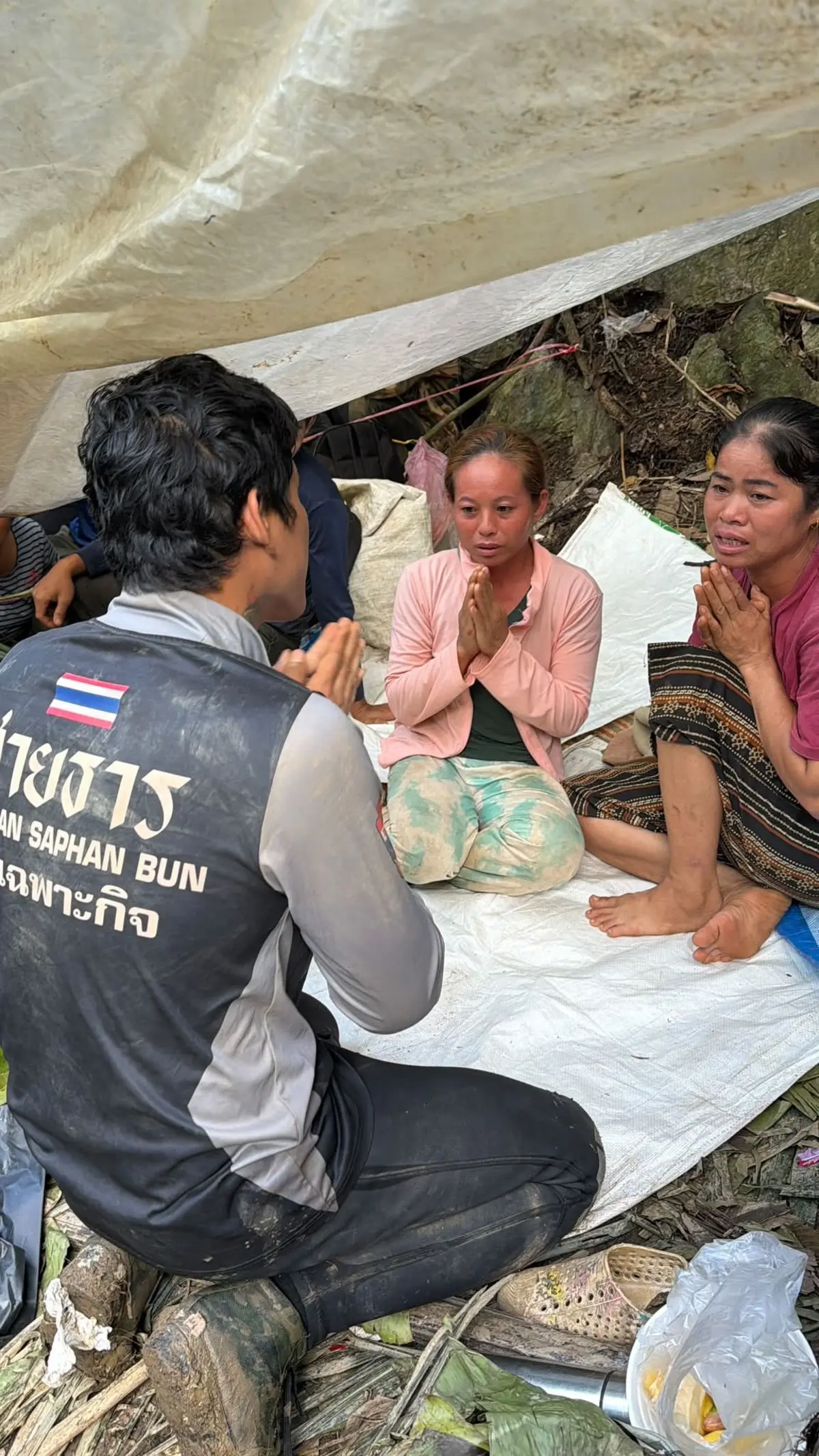 Yer: Laos... 10 günlük esaret! Define avcıları için nefes kesen operasyon 3