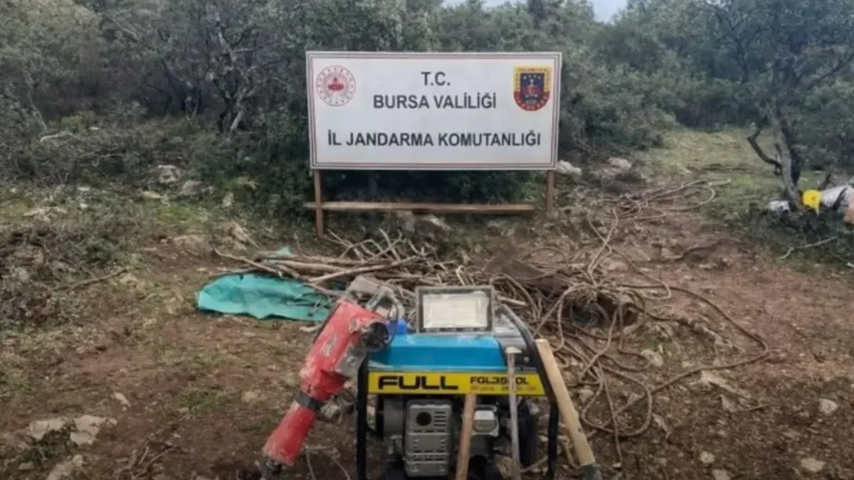 Define Avcıları Ormanda Tünel Kazarken Yakalandı