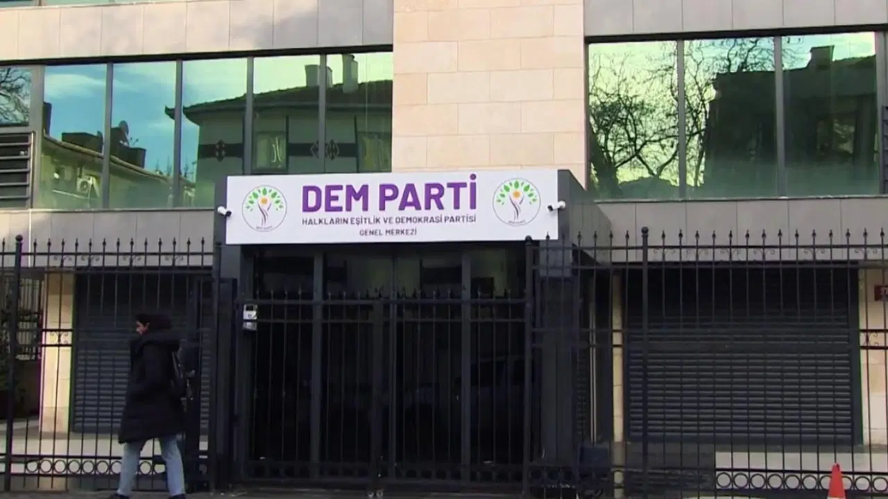 DEM Kadın Meclisi’nden 11. Yargı Paketi Tepkisi