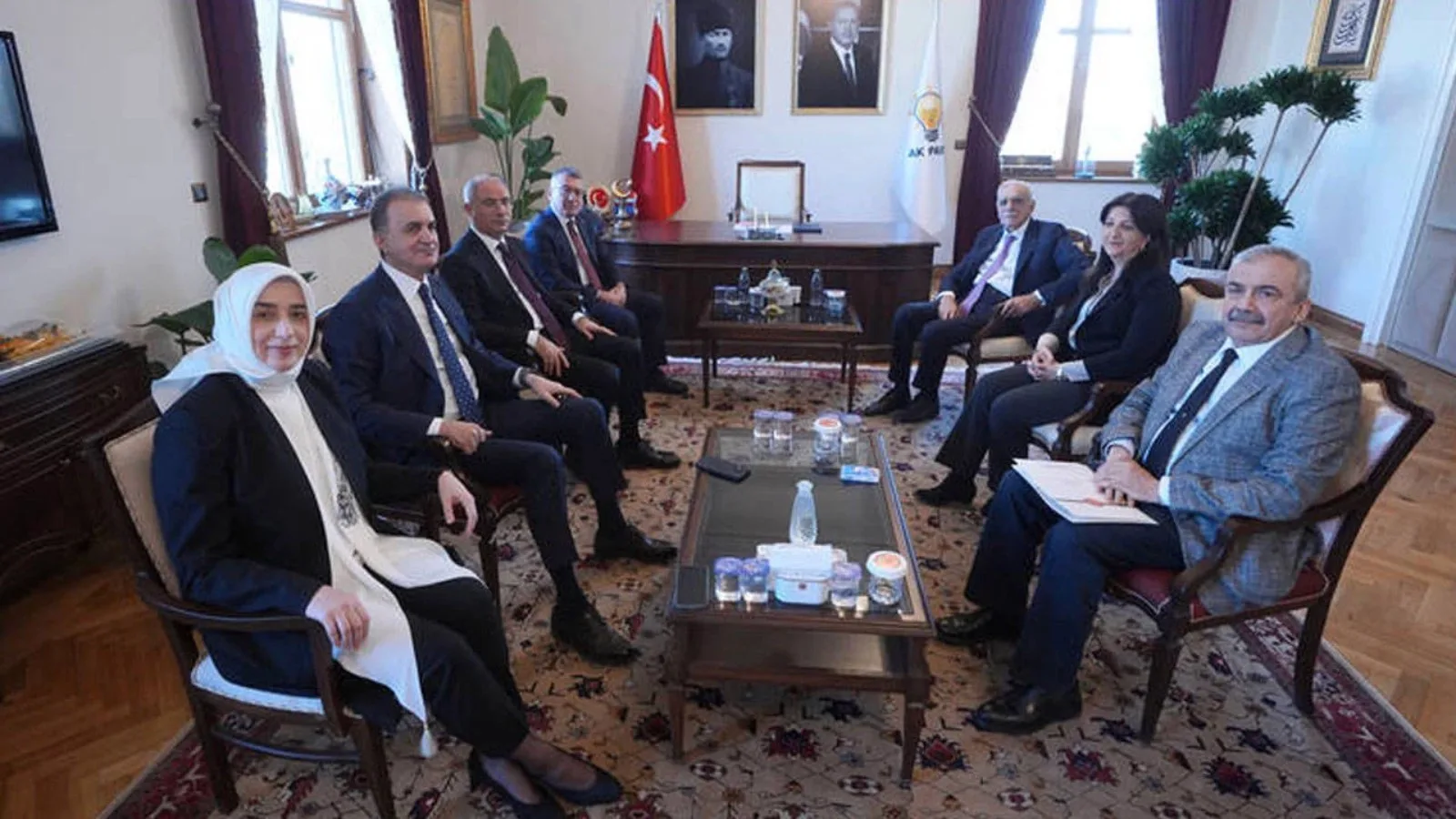DEM Parti AKP ile Görüşme İçin Meclis’te Toplanıyor