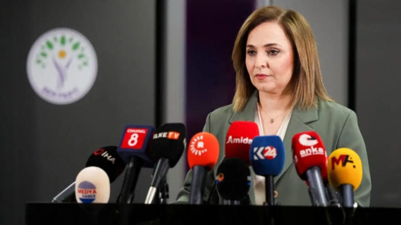 DEM Parti’de İsim ve Logo Yenilenmesi Tartışılıyor
