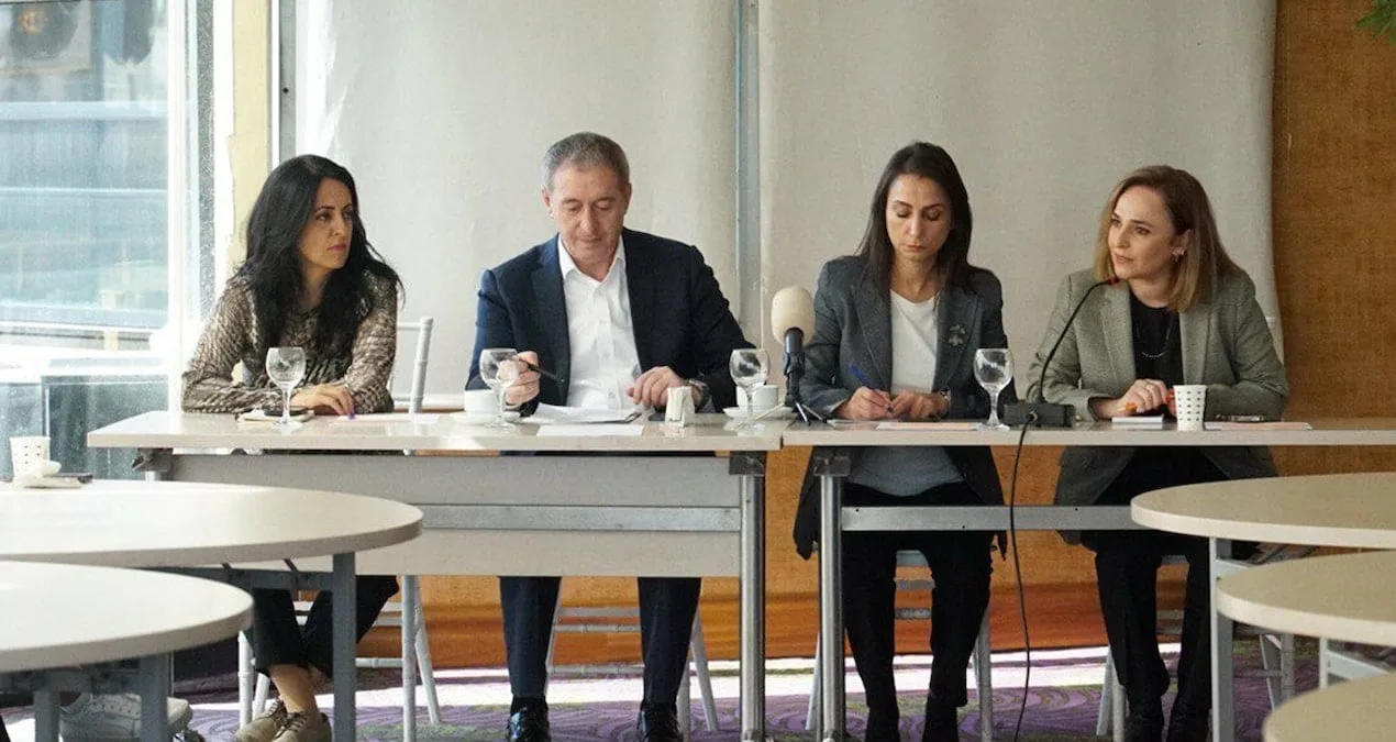 DEM Parti Eş Başkanları Akil İnsanlarla Buluştu