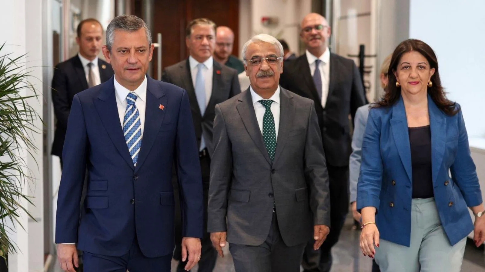 DEM Parti İmralı Heyeti CHP’de Görüşme Yaptı