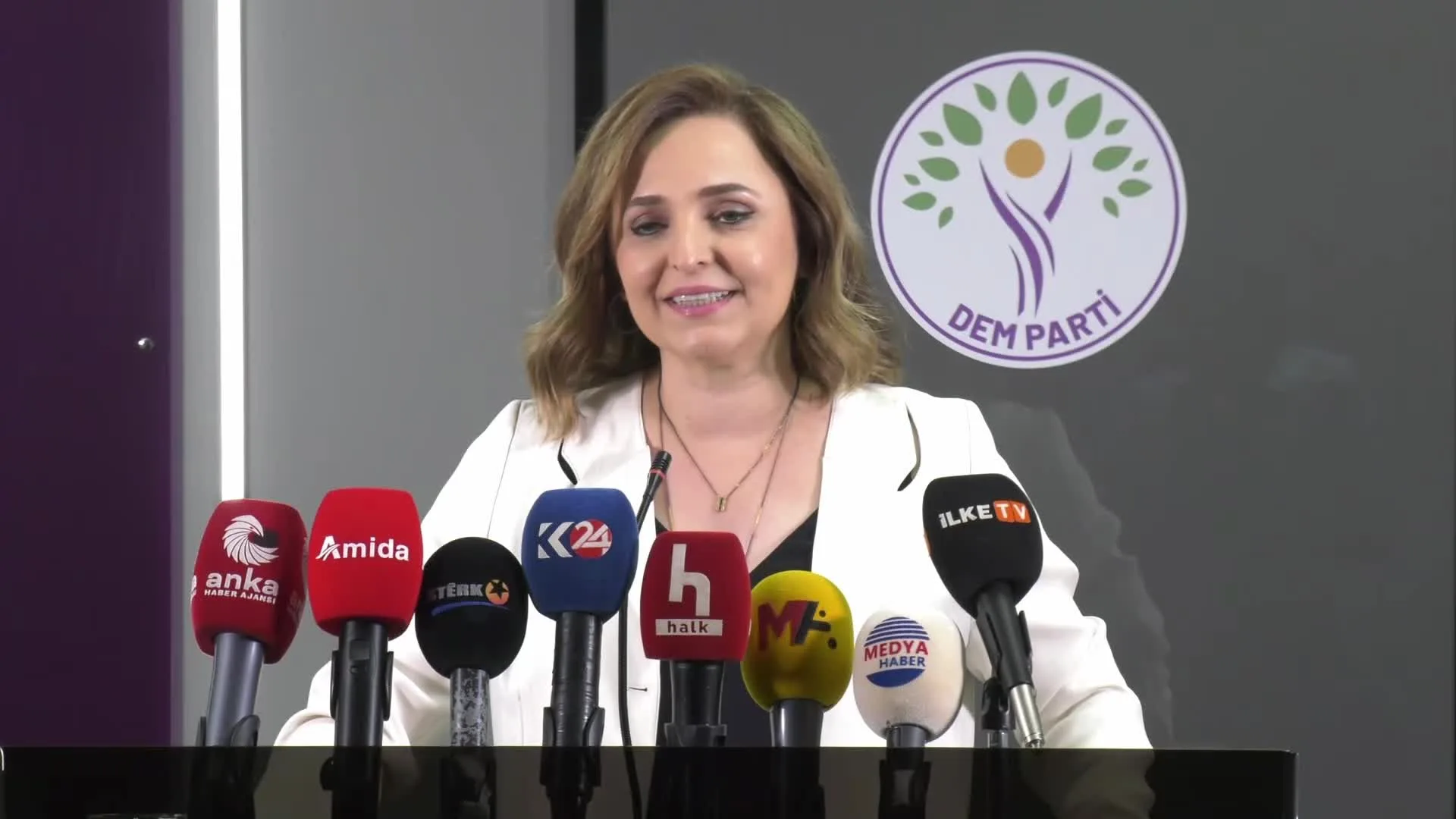 DEM Parti: Süreçte Belirsizlik ve Gecikmeler Var