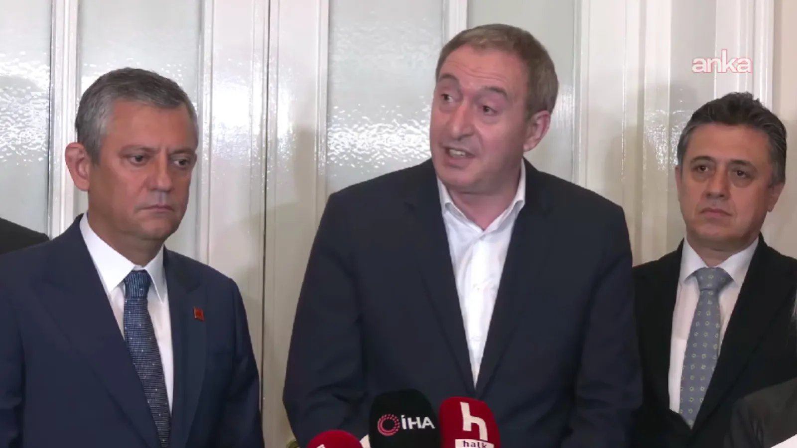 Demokrasi Krizi: CHP’ye Polis Müdahalesi!