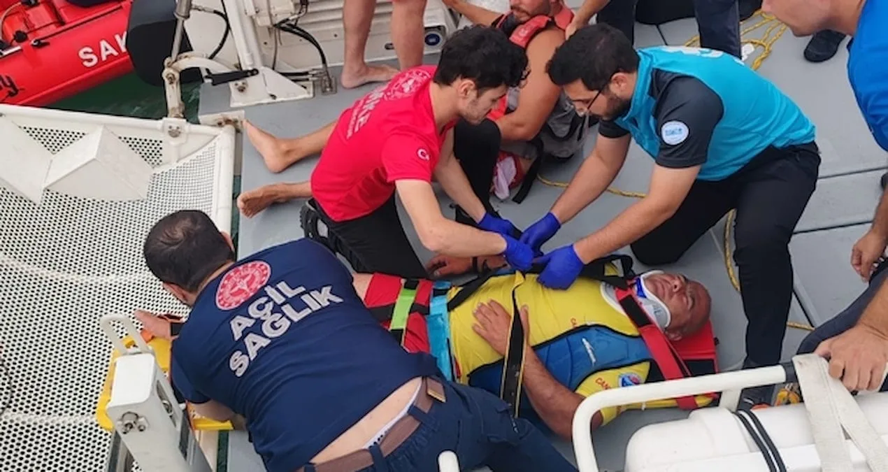 Deniz Bayramında Cankurtaran Kazası: İki Yaralı!