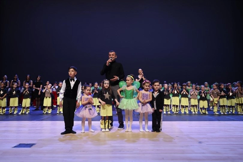 Denizli’de 23 Nisan Coşkusu Miniklerle Başladı!