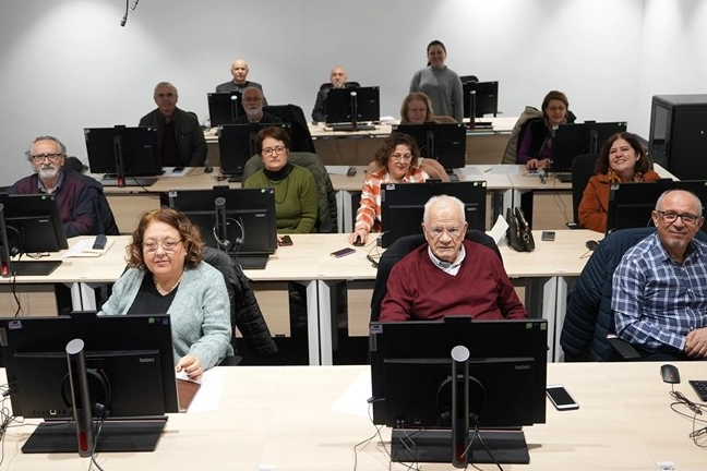Denizli’de 65 Yaş Üstüne Dijital Eğitim Desteği