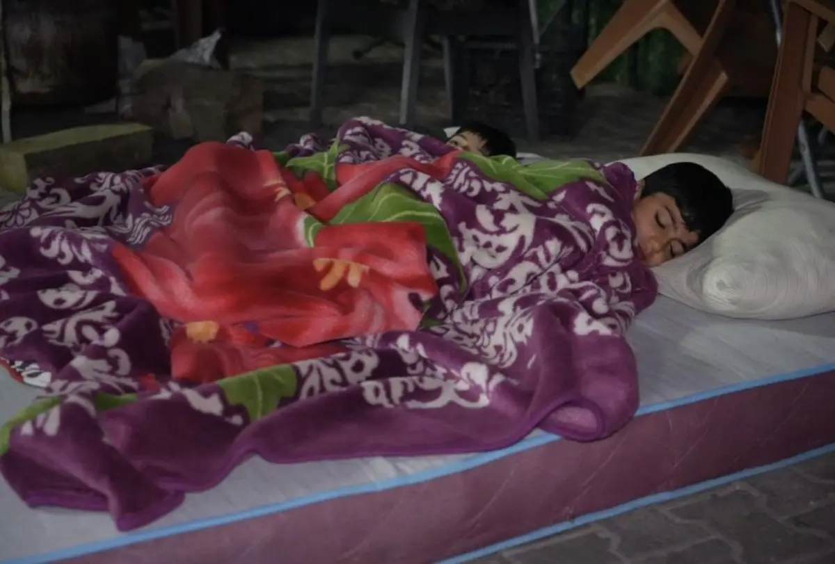 Bir kent adeta sokakta uyudu! Denizli de 150 den fazla artçı deprem yaşandı 5