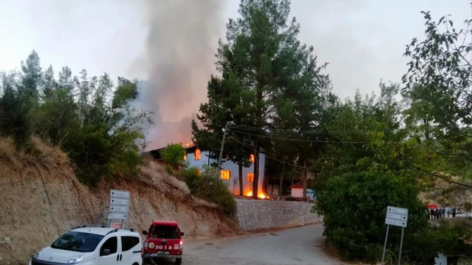 Denizli’de Cami Yangını: Elektrik Kontağı Faciası