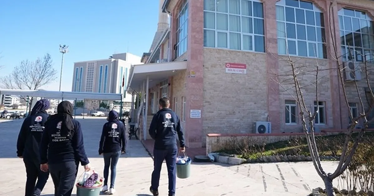 Denizli’de Camilerde Temizlik Seferberliği!