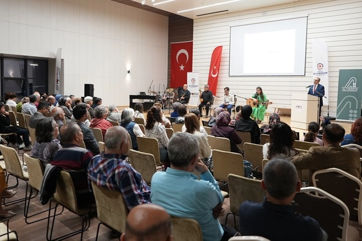 Denizli’de Engelsiz Sanat Gecesi Coşkusu