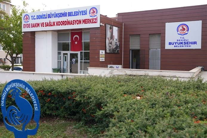 Denizli’de Evde Bakım Hizmetleri Gönüllere Dokunuyor