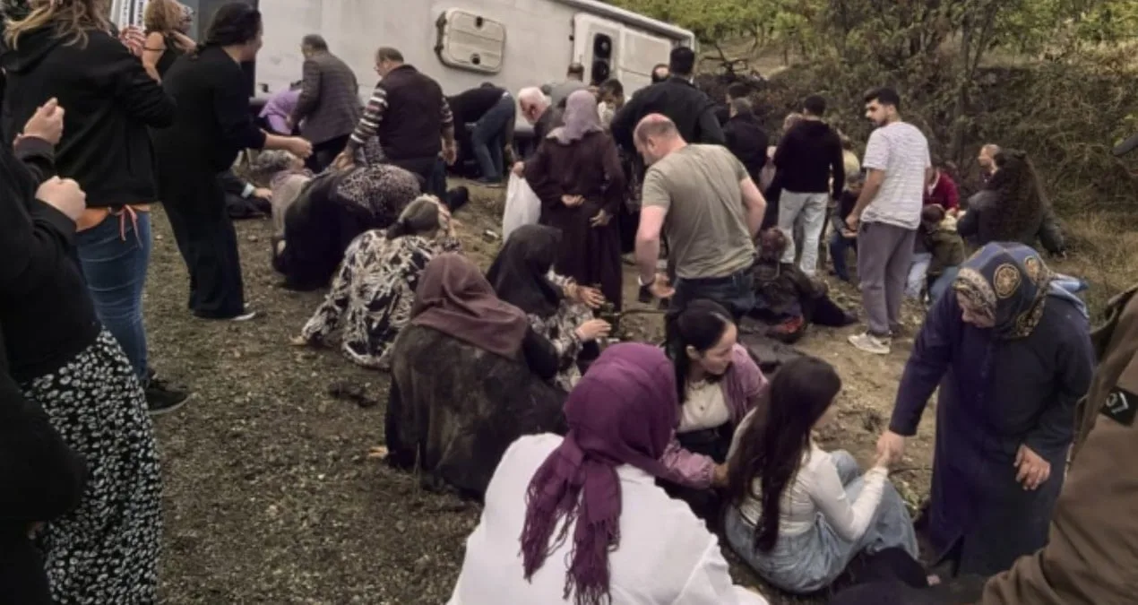 Denizli’de Otobüs Devrildi: 1 Ölü, 32 Yaralı!