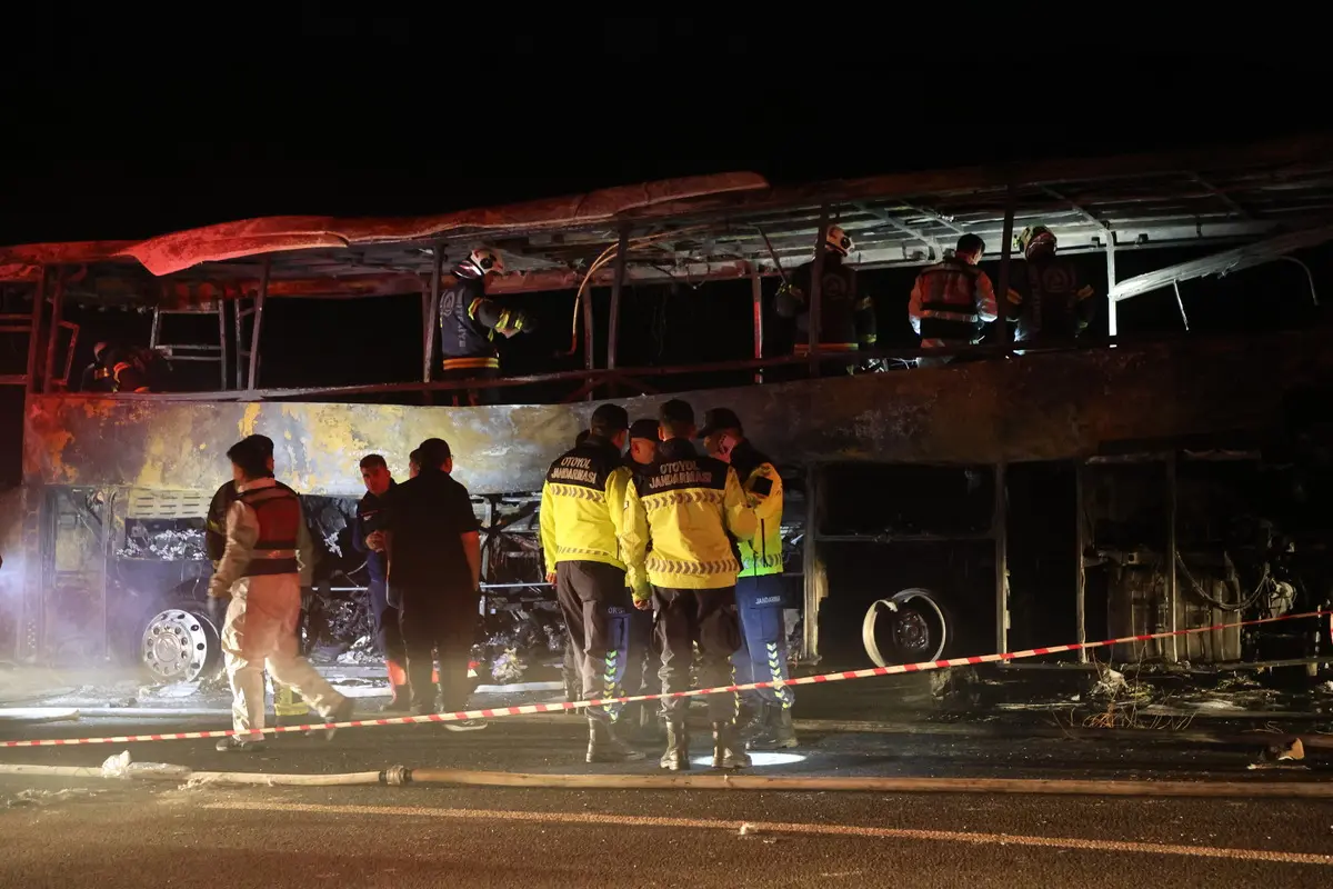 Denizli de kahreden kaza: 1 i bebek 8 kişi hayatını kaybetti 2