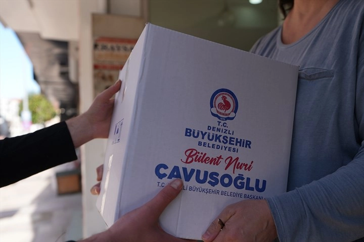 Denizli’de Ramazan Bereketi: Gıda Kolisi Dağıtımı