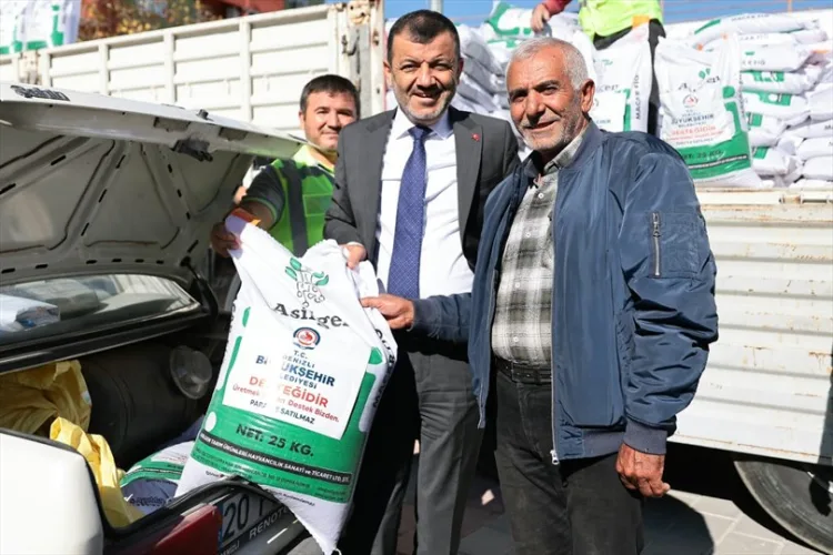 Denizli’de Üreticilere Tohum Desteği Devam Ediyor