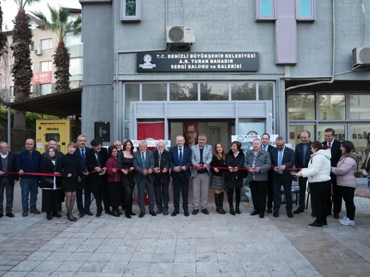 Denizli’de ‘Yitenlerin Öyküsü’ Sergisi Açıldı