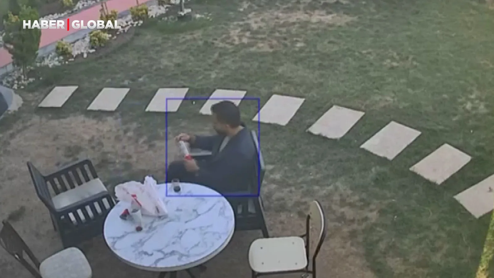 Deprem Anında Döner Yiyen Adam Sosyal Medyada Gündem