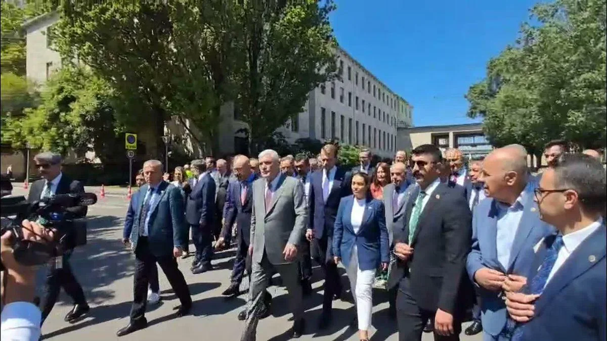 Dervişoğlu’ndan Şehit Yakınlarına Destek Yürüyüşü!
