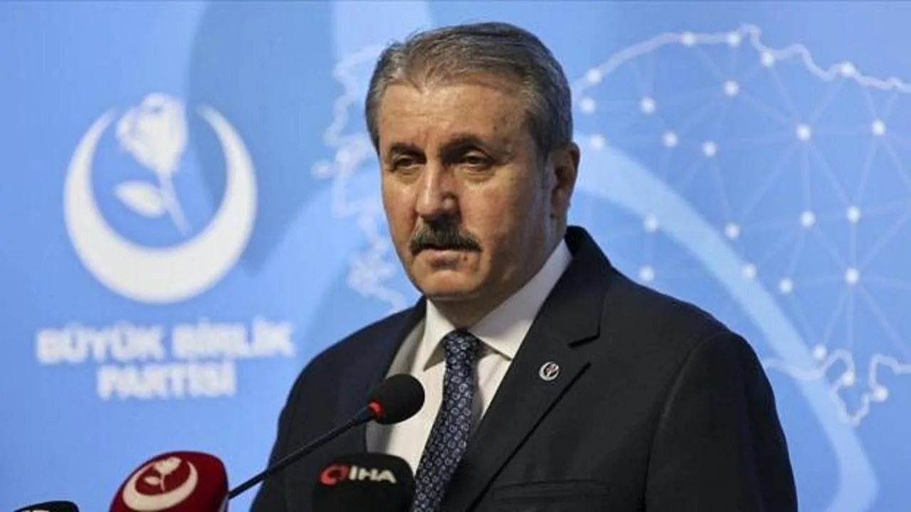 Destici: Çevremiz Yangın Yeri, Birlik Olmalıyız!
