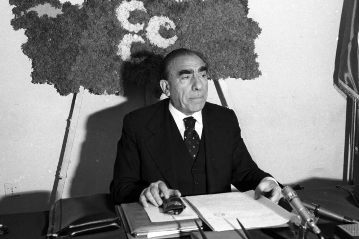 Destici'den Türkeş Anıları: 70'li Yaşında 8 Kat Merdiven Çıkıyordu