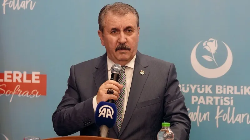 Destici: ‘Nüfus azalıyor, genç evlilik şart!’