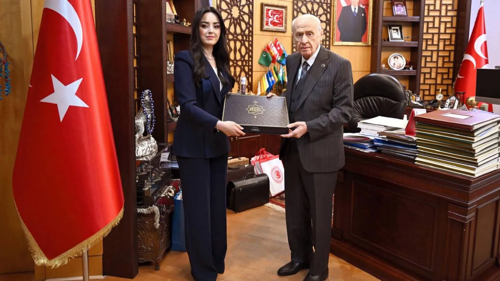 Devlet Bahçeli’nin Eserleri Yayınlandı!