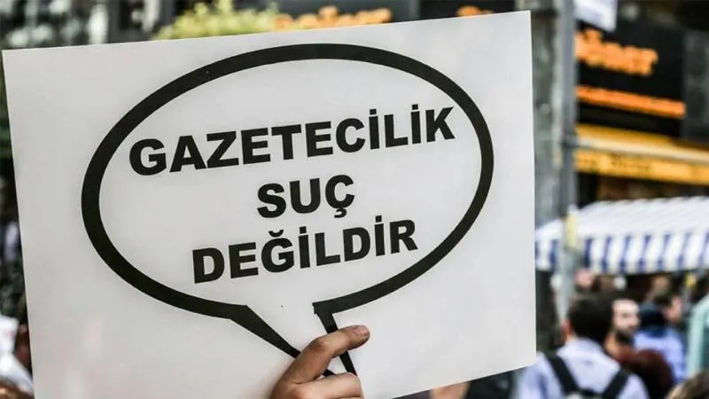 Dezenformasyon Yasası: Gazetecilere Gözaltı Dalgası!