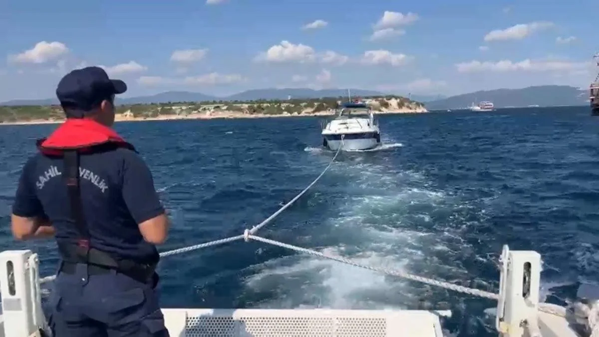 Didim’de Motor Arızası Geçiren Tekne Kurtarıldı